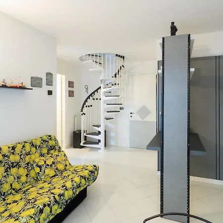 Apartamento Modern Close To The - - Sarda Grado