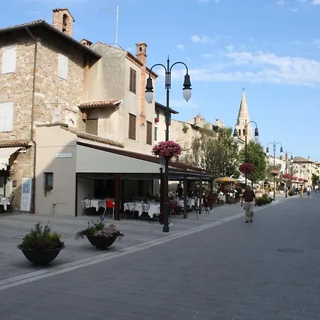 Modern Close To The - - Sarda Διαμέρισμα *