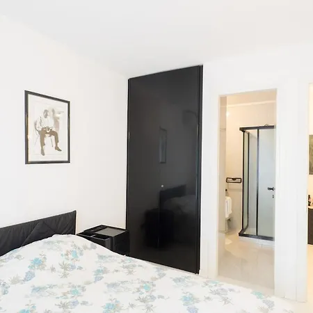 Modern Close To The - - Sarda