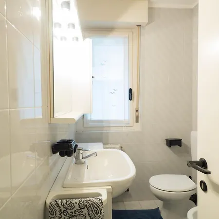 Modern Close To The - - Sarda Apartment *