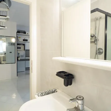 Modern Close To The - - Sarda *